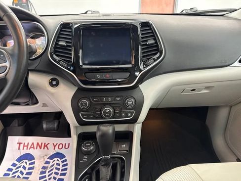 Used 2019 Jeep Cherokee Limited AWD/4WD image 31