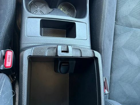 Used 2016 Nissan Rogue S FWD image 19