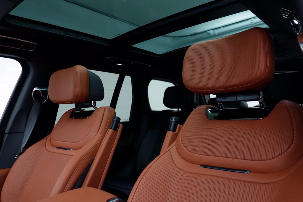 New 2026 Land Rover Range Rover SV AWD/4WD image 18
