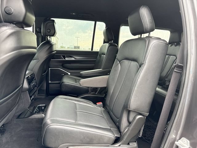 Used 2023 Jeep Wagoneer Series III w/ Preferred Equipment Group AWD/4WD image 23