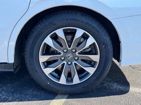 Used 2023 Honda Odyssey EX-L image 7