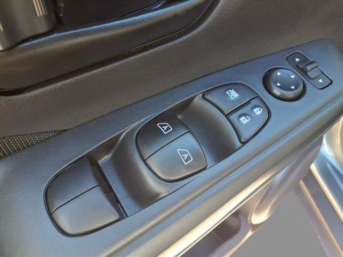 New 2025 Nissan Kicks Play S image 15