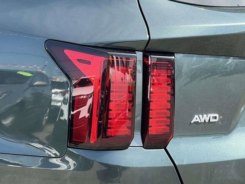 Used 2022 Kia Sorento S w/ Panoramic Sunroof Package AWD/4WD image 11
