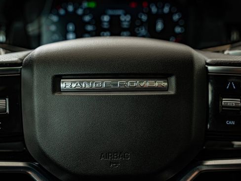 Used 2021 Land Rover Range Rover Evoque R-Dynamic SE image 21