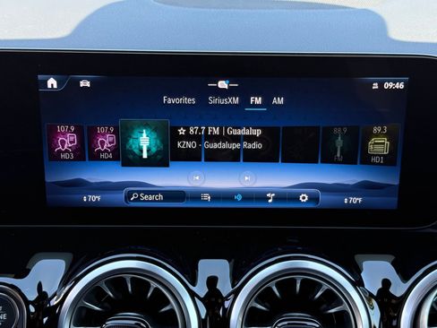 Used 2025 Mercedes-Benz GLA 250 image 40