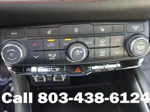Used 2025 Dodge Durango GT RWD image 7