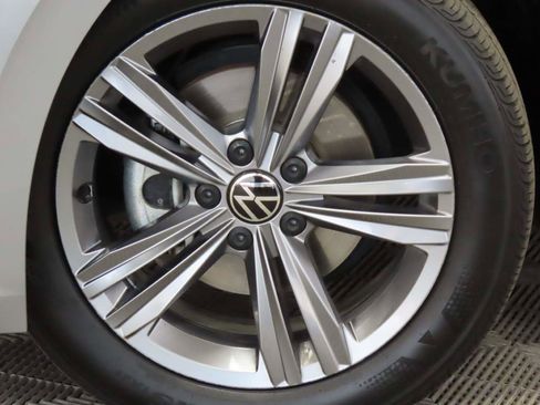 Used 2024 Volkswagen Jetta SE image 7