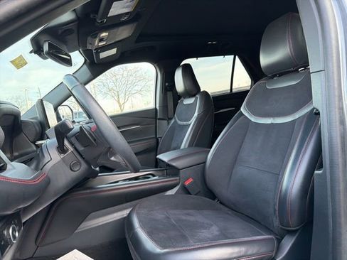 Used 2025 Ford Explorer ST image 26