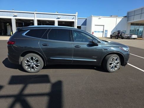Used 2018 Buick Enclave Avenir w/ Avenir Technology Package FWD image 5