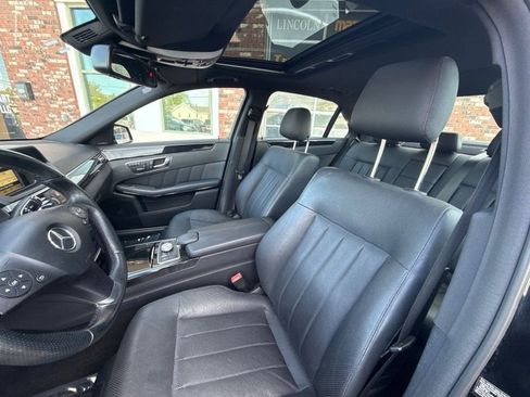 Used 2010 Mercedes-Benz E 550 4MATIC Sedan image 12