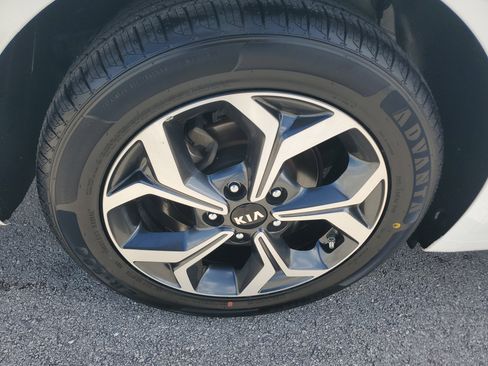 Used 2021 Kia Forte LXS FWD image 28