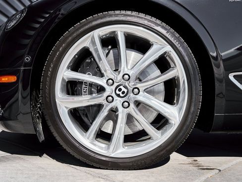 Used 2022 Bentley Continental GT image 3