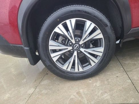 Used 2023 Nissan Rogue SV image 10