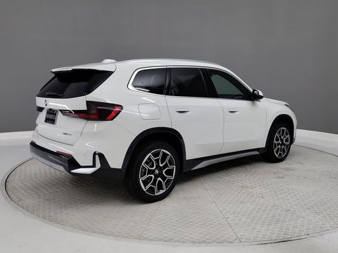 Used 2026 BMW X1 xDrive28i image 6