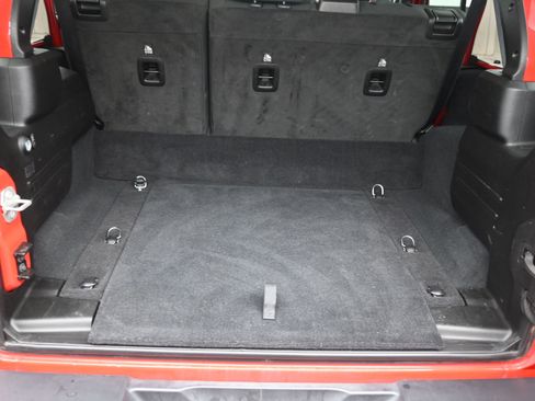 Used 2024 Jeep Wrangler Unlimited Rubicon 4xe image 15