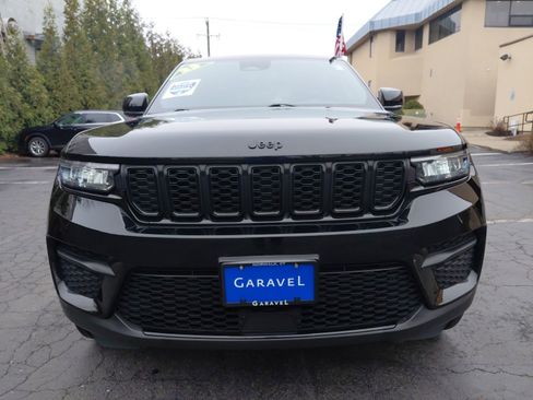 Used 2023 Jeep Grand Cherokee Altitude image 27