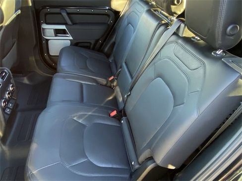 Used 2023 Land Rover Defender 130 SE image 26