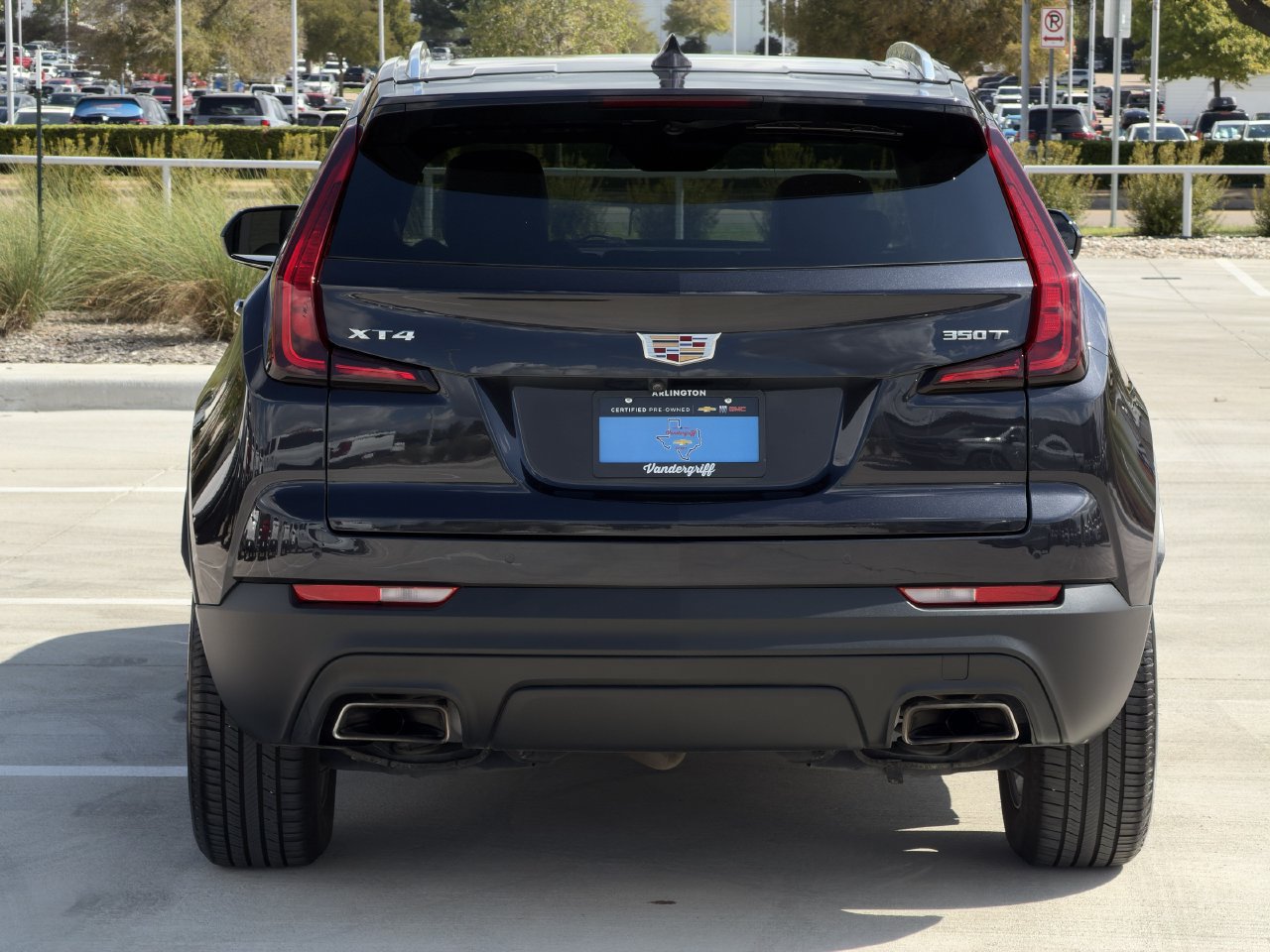 Certified 2023 Cadillac XT4 Luxury w/ Cold Weather Package FWD image 5