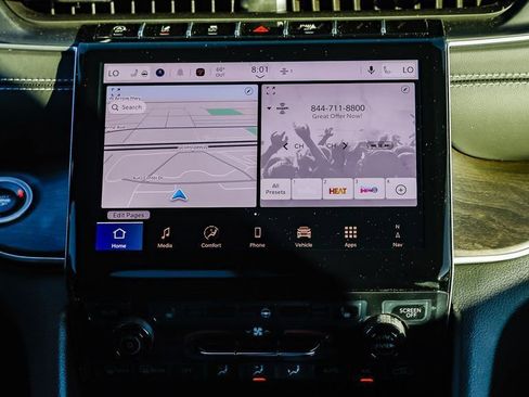 New 2025 Jeep Grand Cherokee Limited w/ Black Appearance Package image 15