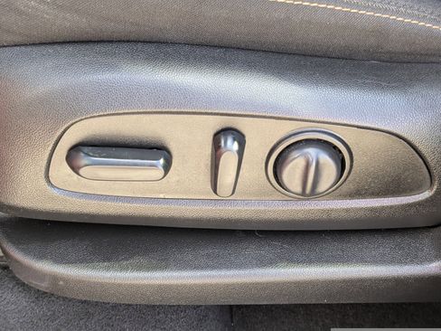 Used 2019 Chevrolet Equinox LT image 23