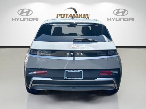Certified 2026 Hyundai Ioniq 5 SEL RWD image 6