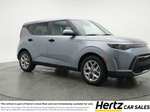 Used 2025 Kia Soul LX w/ LX Technology Package FWD image 1