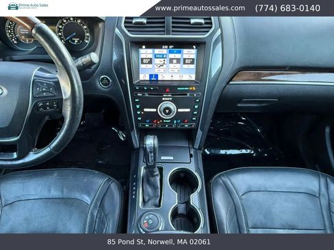 Used 2017 Ford Explorer Platinum AWD/4WD image 14