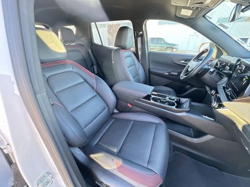 Used 2025 Chevrolet Equinox RS w/ Convenience Package III image 27