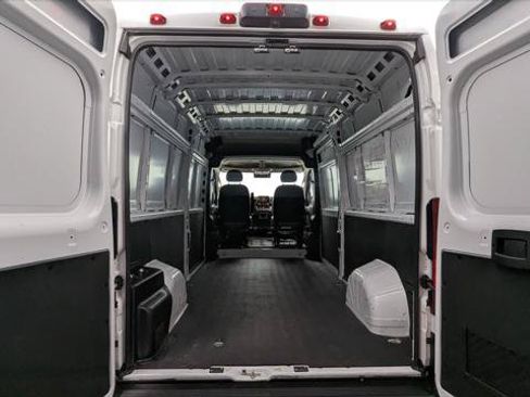 Used 2023 RAM ProMaster 2500 w/ Convenience Group FWD image 14