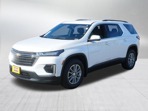 Used 2023 Chevrolet Traverse LT AWD/4WD image 3