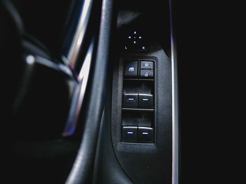 Used 2022 Toyota RAV4 XLE Premium image 23