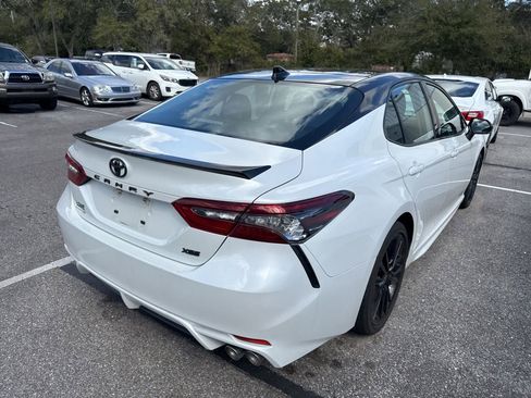 Used 2022 Toyota Camry XSE image 6