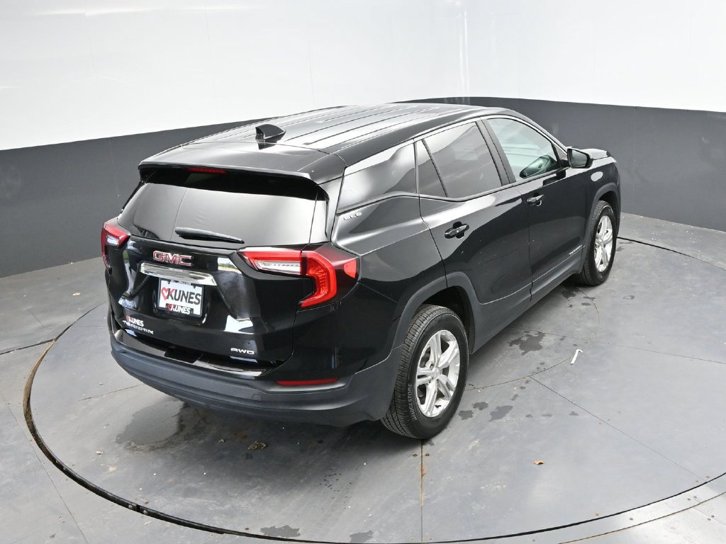 Used 2024 GMC Terrain SLE AWD/4WD image 28