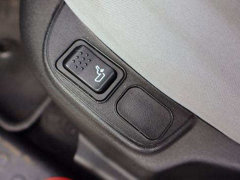 Used 2014 FIAT 500L Easy w/ Popular Equipment Group FWD image 6