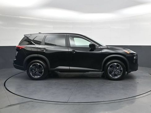 Used 2025 Nissan Rogue SV FWD image 3