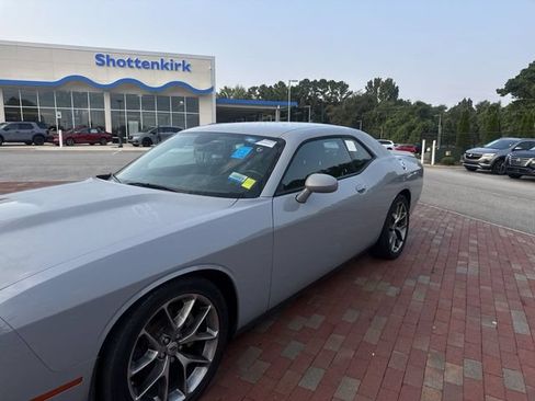 Used 2022 Dodge Challenger GT RWD image 5