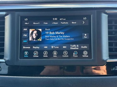 Used 2020 Chrysler Pacifica Touring-L FWD image 28