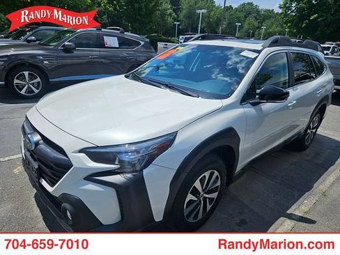 Used 2024 Subaru Outback Premium AWD/4WD image 1