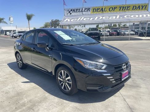 Used 2025 Nissan Versa SV FWD image 2