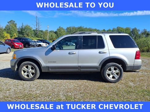 Used 2004 Ford Explorer XLT image 8