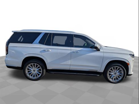 Used 2021 Cadillac Escalade Premium Luxury RWD image 3