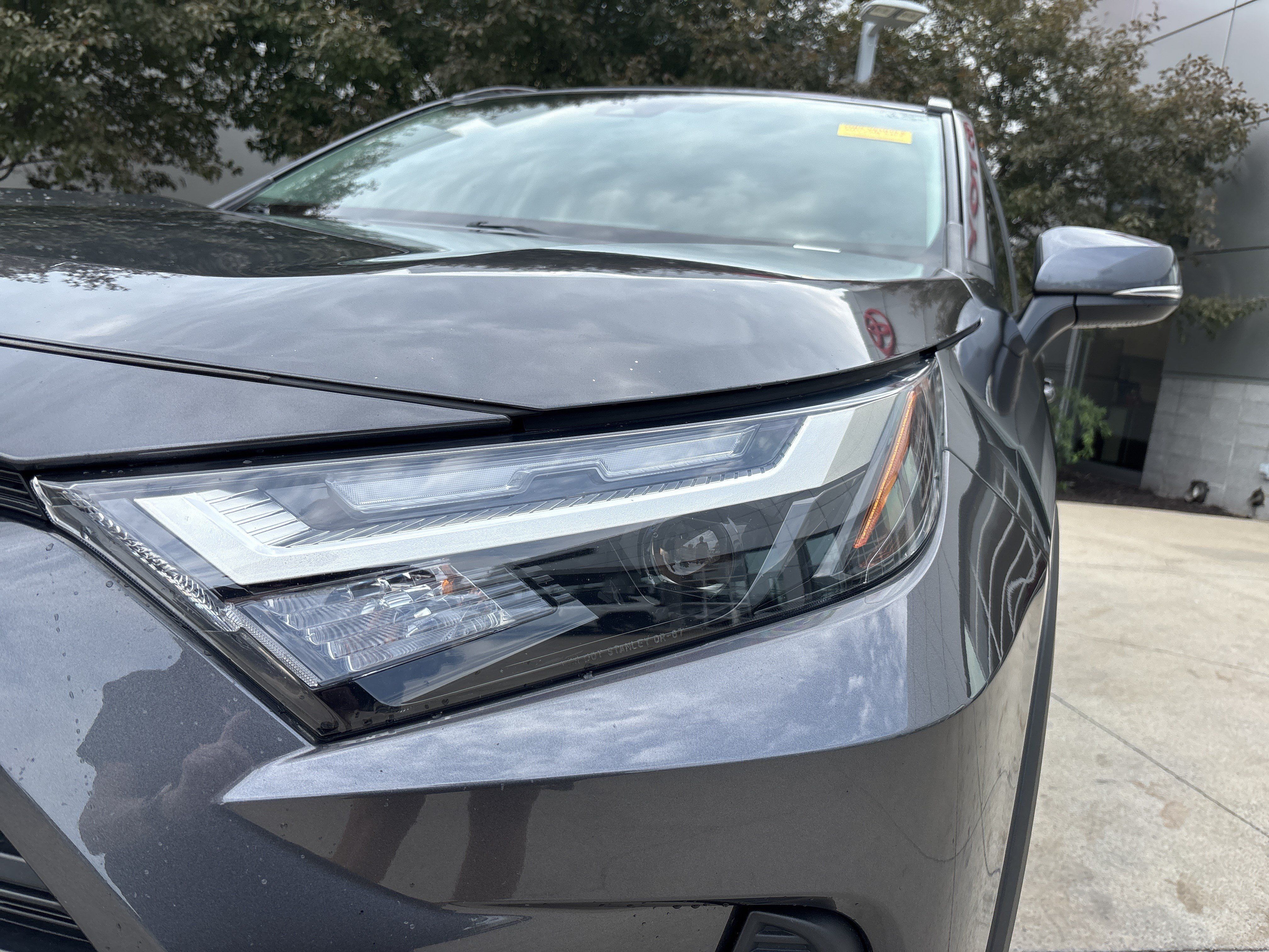 Used 2023 Toyota RAV4 LE AWD/4WD image 11