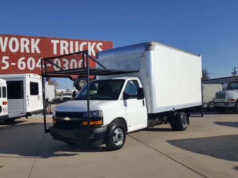 Used 2018 Chevrolet Express 3500 G3500 159 image 3