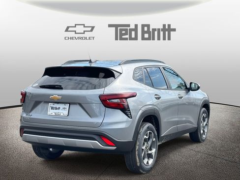 New 2026 Chevrolet Trax LT w/ Driver Confidence Package FWD image 4