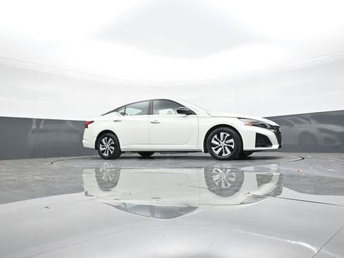 Used 2024 Nissan Altima 2.5 S image 48