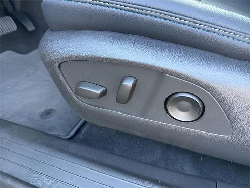 New 2026 Chevrolet Equinox EV LT image 22