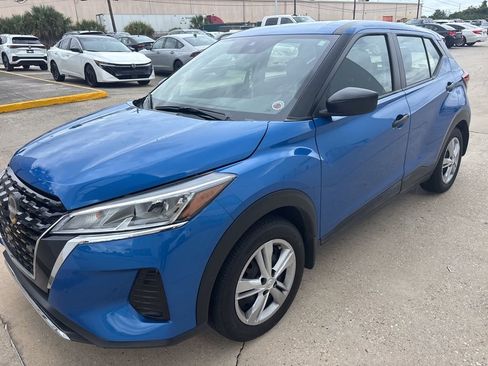Used 2025 Nissan Kicks Play S FWD image 1