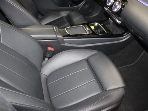 Used 2025 Mercedes-Benz CLA 250 image 21