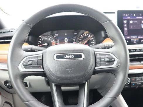 Used 2023 Jeep Compass Limited image 21