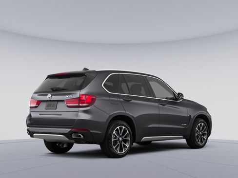 Used 2018 BMW X5 xDrive35i w/ Driving Assistance Package image 3